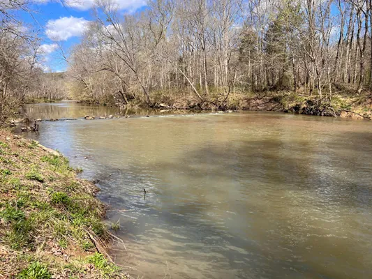 1 acre con acceso al río