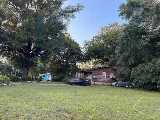 3-bedroom home near downtown — Photo 3