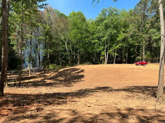 1½ acre con agua, luz y séptico