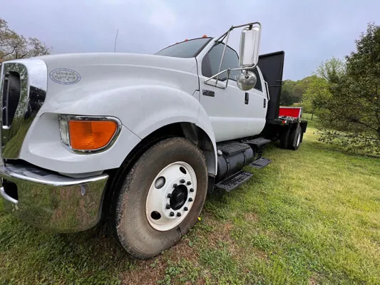 2009 Ford F750 — Photo 4