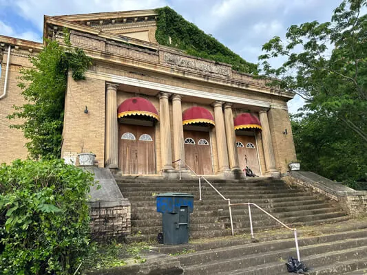 Historic 3-story building — Photo 11