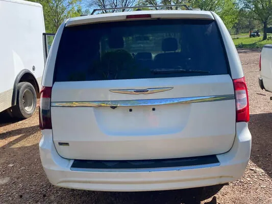 2016 Chrysler van — Photo 3
