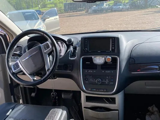 2016 Chrysler van — Photo 6