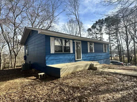 3-bed home on 1 acre — Photo 2